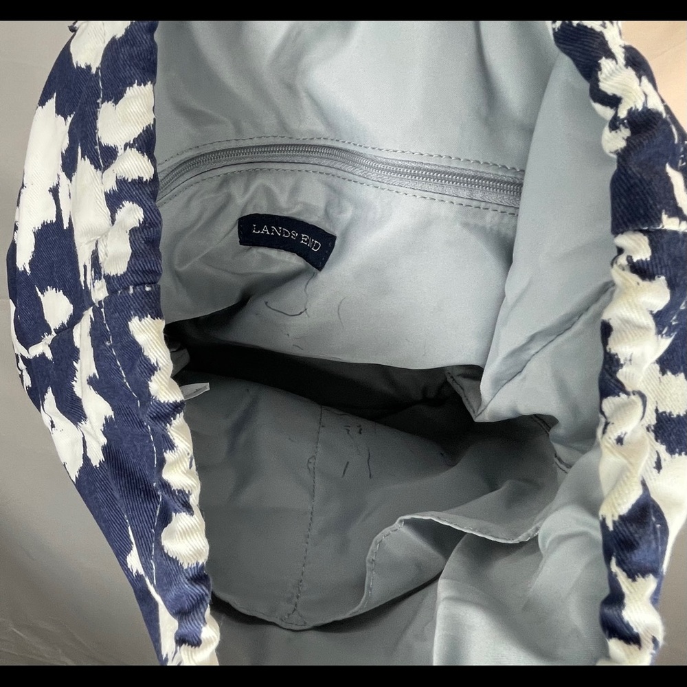 Backpack - Picture 4 of 4